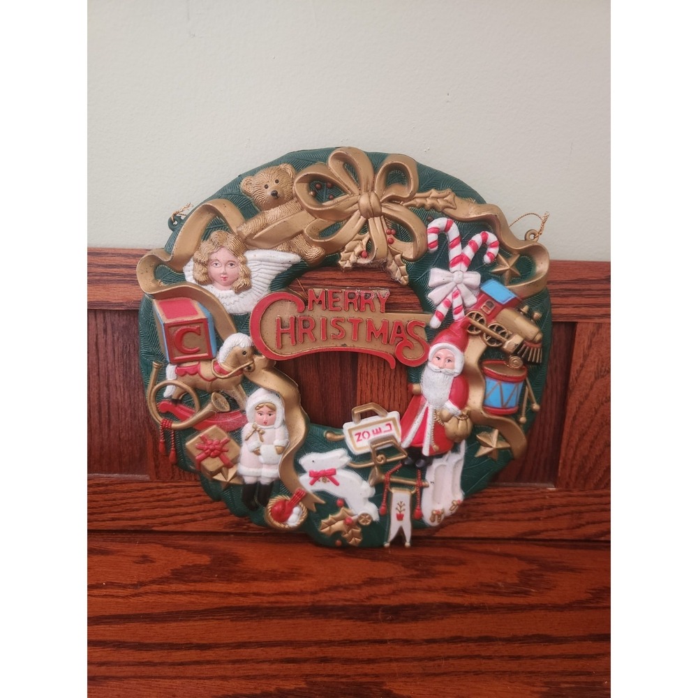 Vintage Plastic Christmas Wreath Molded Hard Plastic 10 In Kitchy Retro